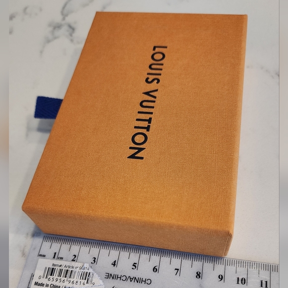 LOUIS VUITTON - Mini giftbox (Authentic) 3 - Picture 4 of 5